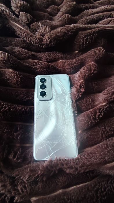 телефон Oppo Reno 12 5G