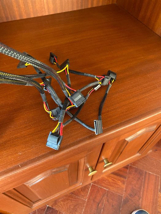 Fonte de Alimentação - Thermaltake 700w TR2 S