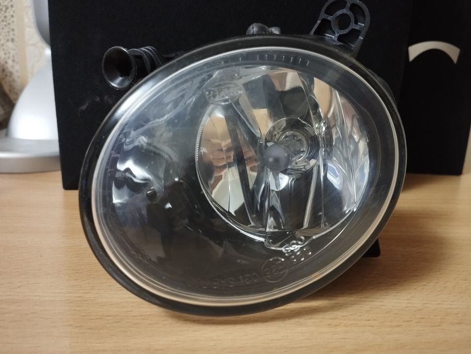 Противотуманная фара правая Audi A4 (B8), A6 (C6) и Q5 (2008-2011 г.в.