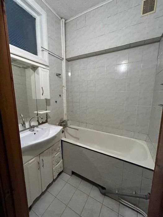 Квартира 2кімнати, сталінка, 56кв.м, автономне опалення, центр міста