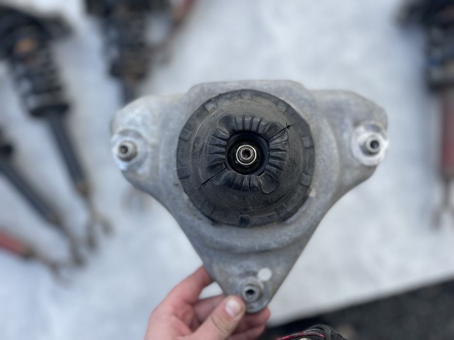 Передні Стійки Ауді А6С6 Audi A6C6 Підвіска Пружини Кронштейн Розборка