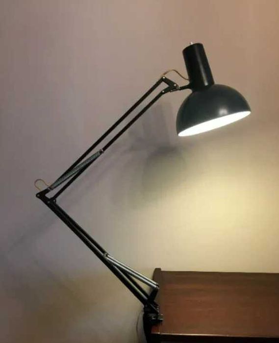 Candeeiro de mesa de arquitecto IT Louis Poulsen em Preto