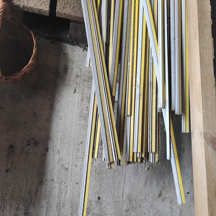 Listwa dylatacyjna 2.5 metra  PCV przyokienna korytko białe