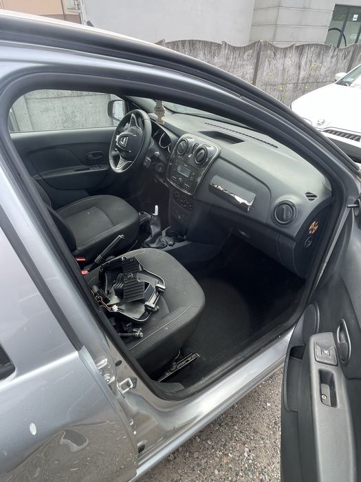 Dacia Sandero - na części