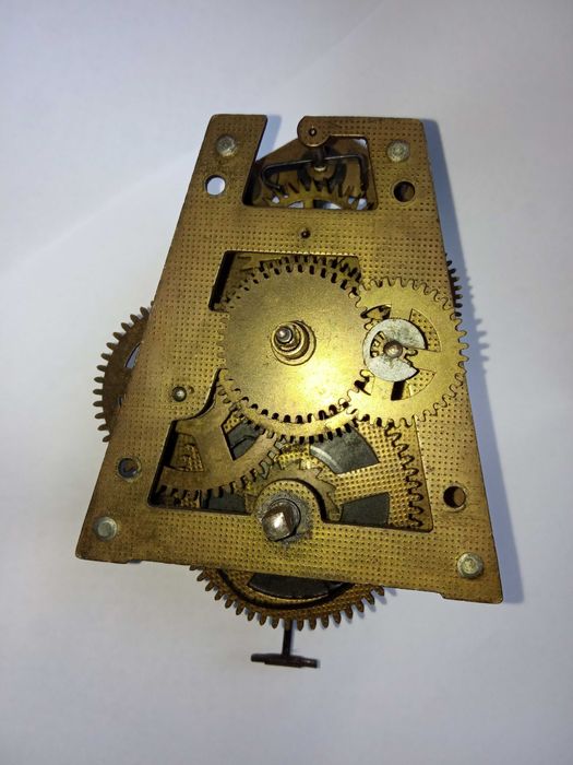 механизм на настенные часы 2-го Московского часового завода на ходу