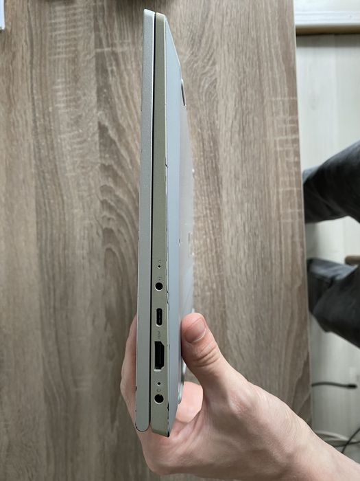 Lenovo flex 5 r7 4700u 8/256 АКБ 100%