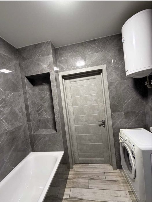 Продам 2 км/ ЖК Миру 3/57м/ З ремонтом/