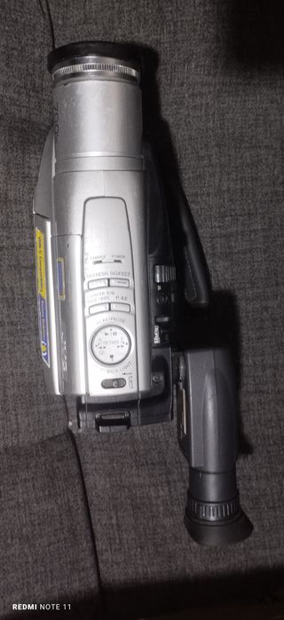 Видеокамеры Samsung, JVC