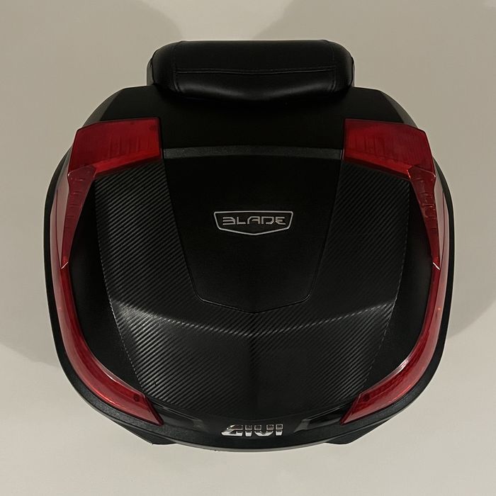 Top case Givi Blade B37