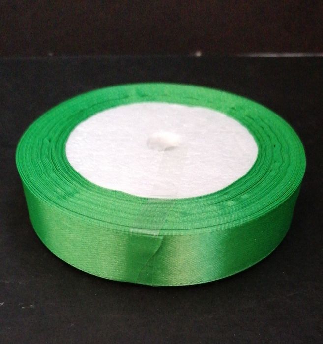 Green fabric tape roll, 2 meters.

New.

Shipping via CTT to all64730229638915120