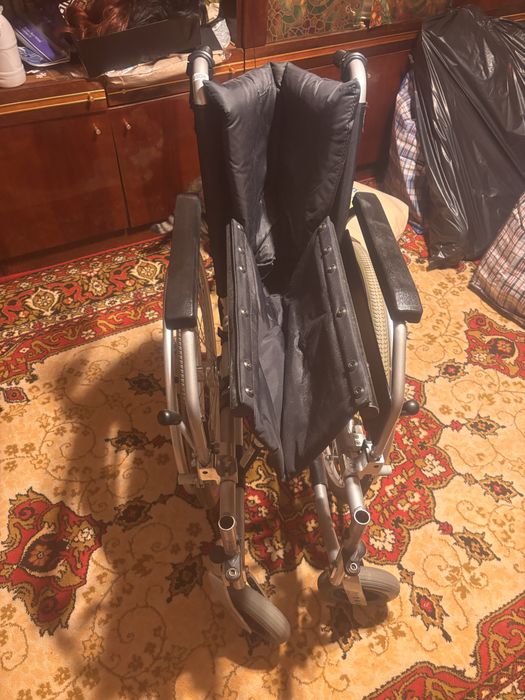 Продам инвалидное кресло