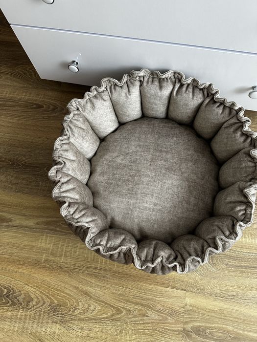 Лежанка для собак та котів