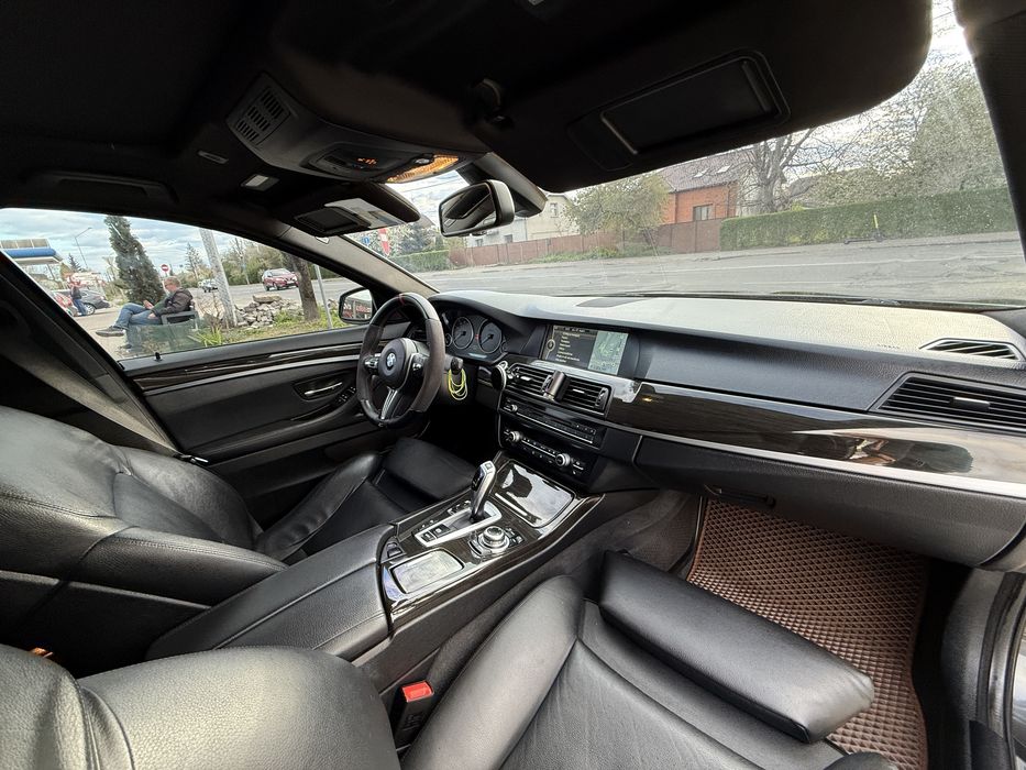 Продаж 535і BMW  2012 рік 3,0 Бензин