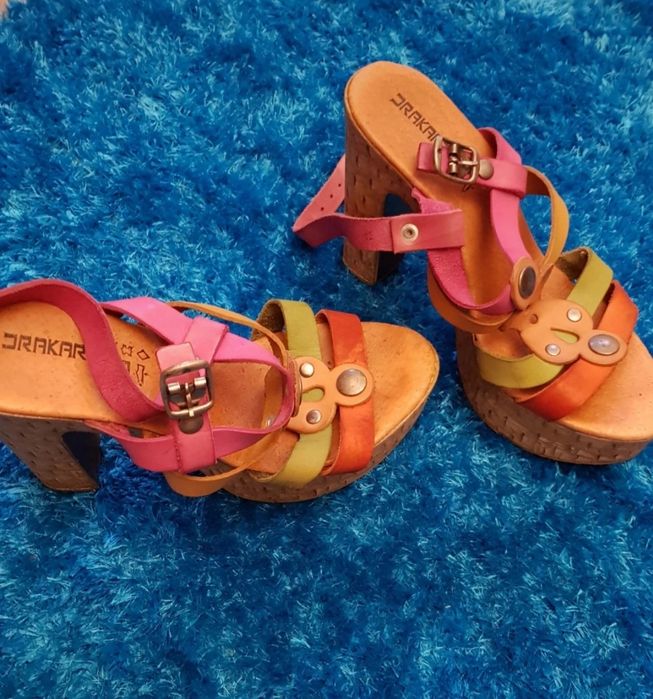 Sandálias salto alto