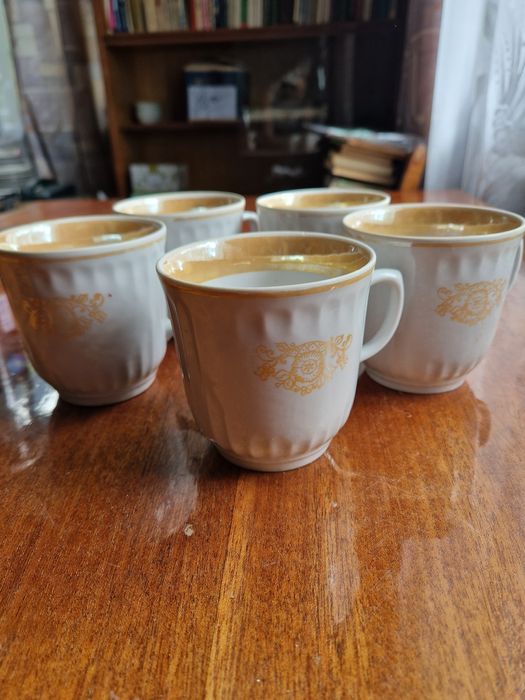 Чашки.Фруктовница