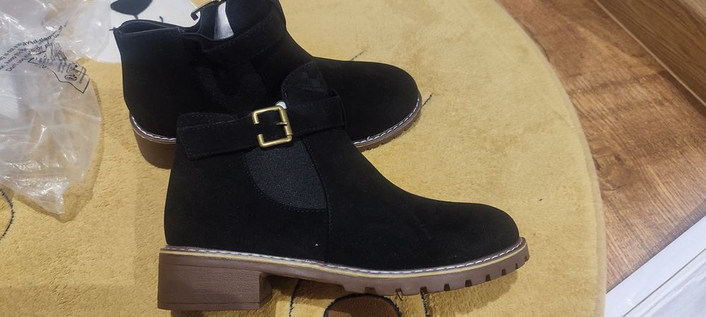 Sprzedam nowe damskie botki. Nie wysyłam