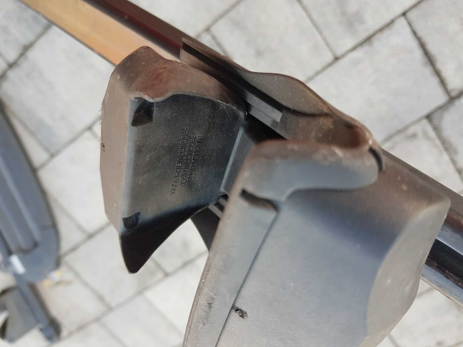 Bagażnik dachowy Thule 853 + uchwyt na narty thule