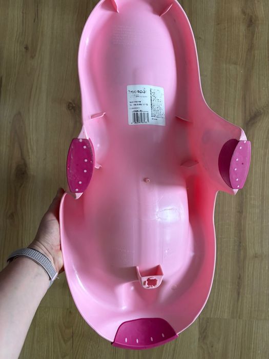 Leżaczek do wanienki używany. Bardzo mocno trzyma w wanience