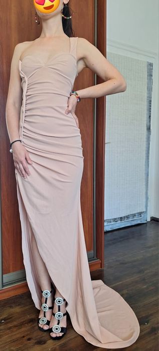 Warta czerwonego dywanu