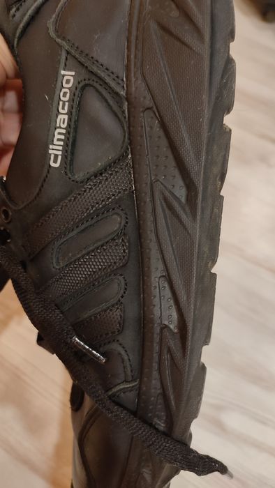 Шкіряні кросівки на юнака