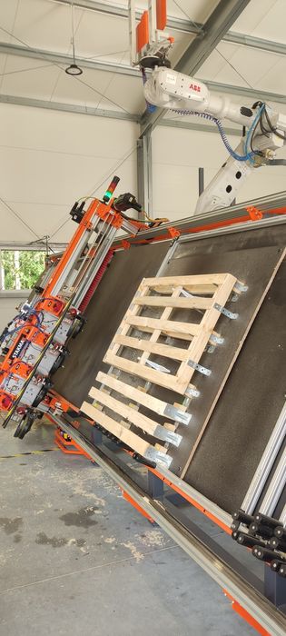 Zbijarka do palet szybkoprzestawialna, CNC