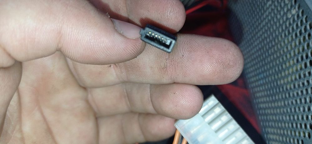 Блок живлення 300w процює