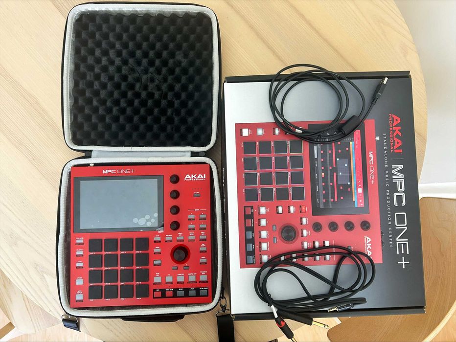 Akai Professional MPC One+ (MPC One Plus) – Como Nova / Estado Impecável (Na Caixa)