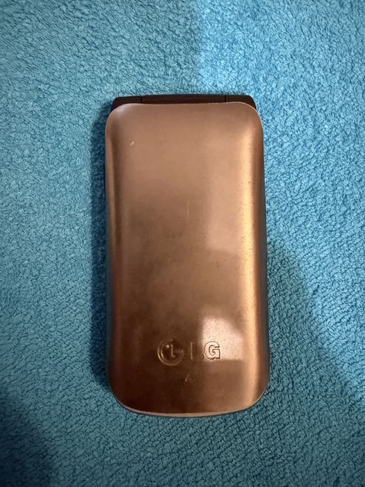 Telefon LG z klapką