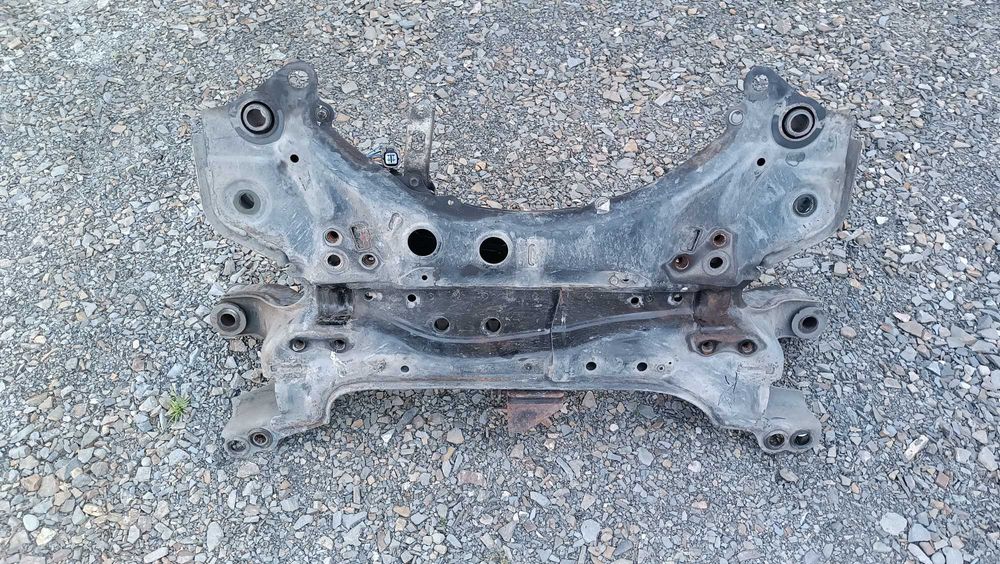 Sanki belka wózek kołyska pod silnik Toyota Avensis T27 2.2 Dcat automat