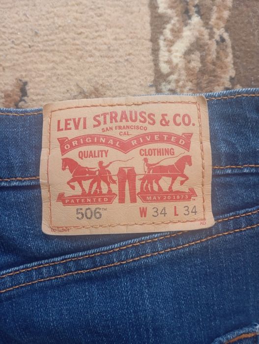 Levis jeans 506 .