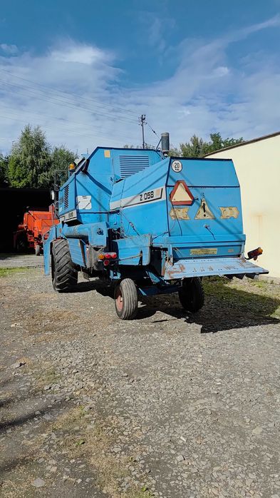 Kombajn zbożowy BIZON REKORD Z058