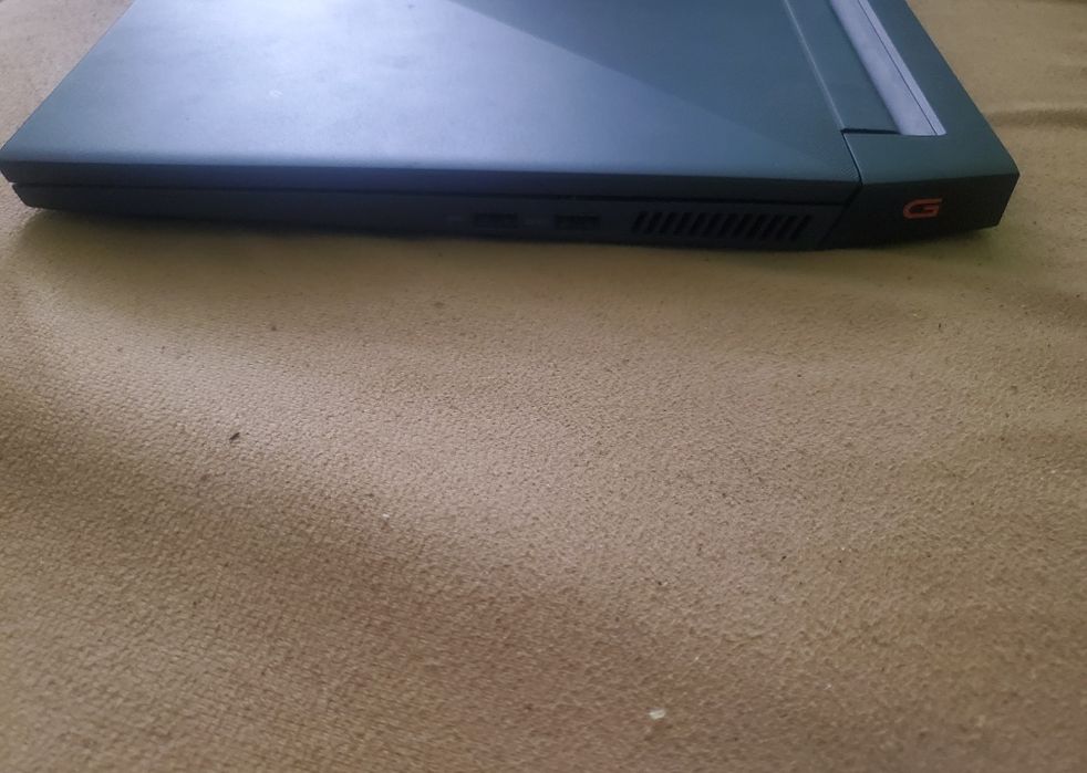 Laptop gamingowy Dell G15