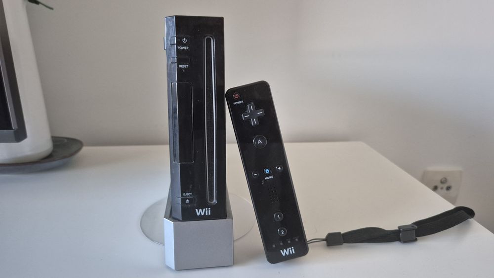 Wii Preta Completa com Comando e Nunchuk