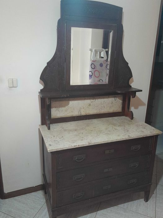 Cómoda toucador antiga (estilo D. Maria / Arte Nova)