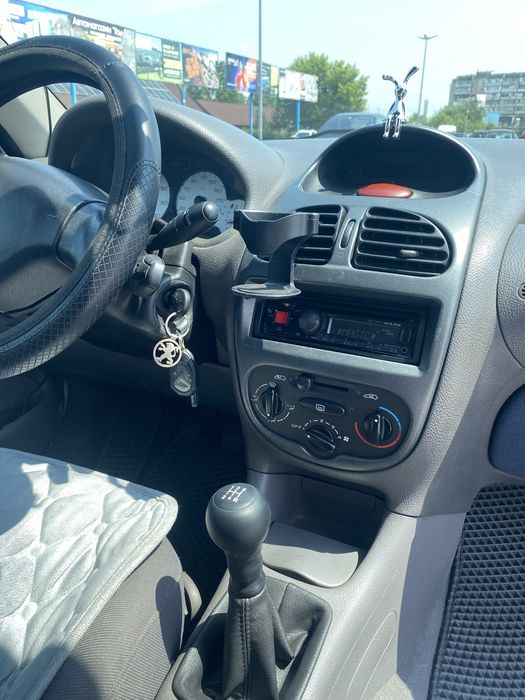 Продам Peugot 206 2003