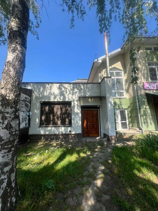 Продається комерційне приміщення