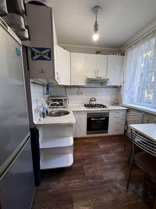 Продам 2к кв, район Трц Украина, Тракторостроителей 90б