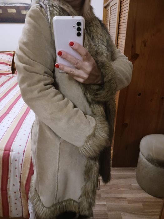 Casaco em pele pêssego com pelo