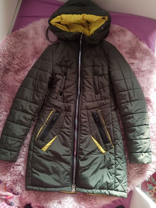 Куртка жіноча зимова 42 р(хакі)