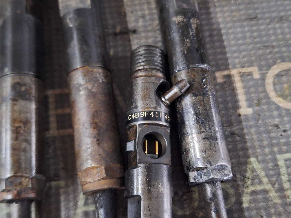 Injetores usados RENAULT CLIO 3 1.5 DCI K9K766 DELPHI 8200421359