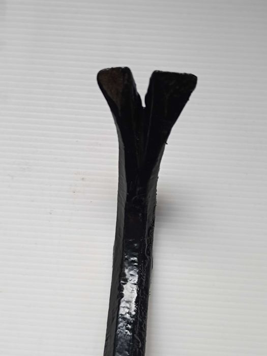 2 Pés de Cabra e Ponteira metálicas