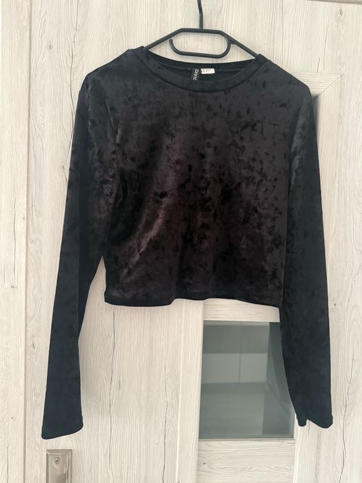 Czarna bluzka z długim rękawem