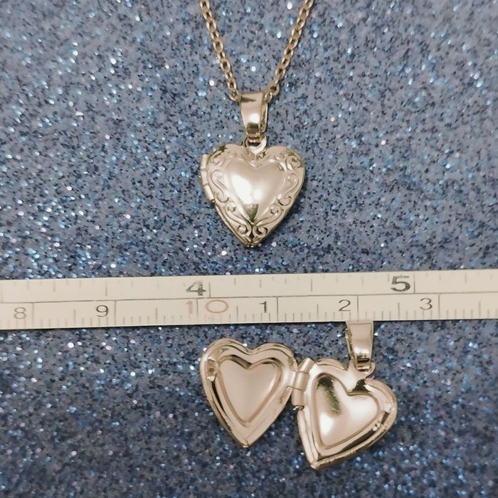 Изящный кулон-локет в форме сердца с цепочкой — сохрани самое важное!