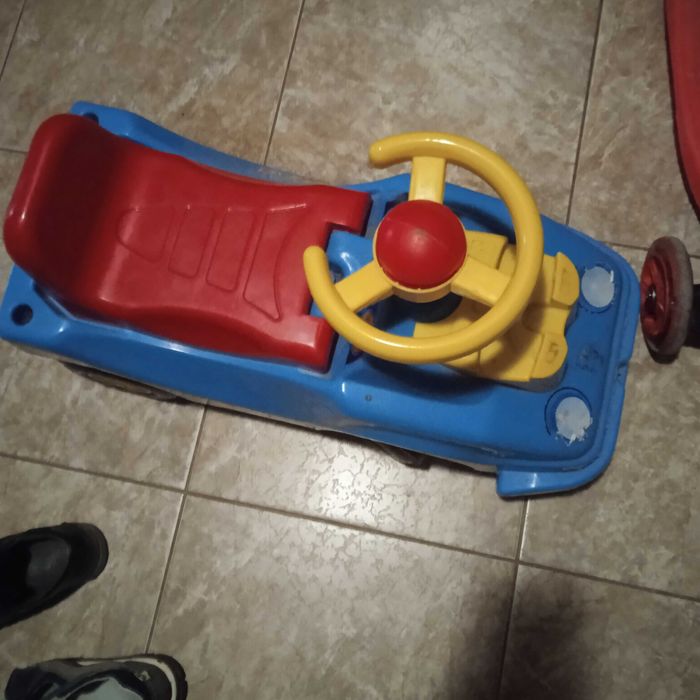 Машинка дитяча кататися для 2-4років