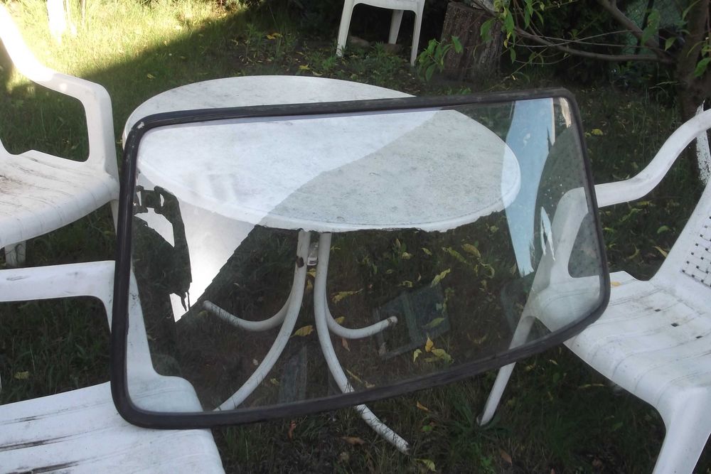 Fiat 126 p szyba przód bespo