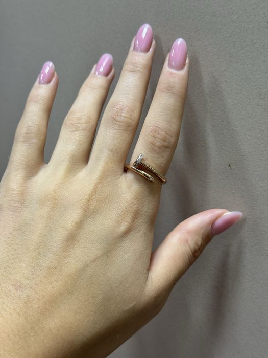 Золоте кільце cartier