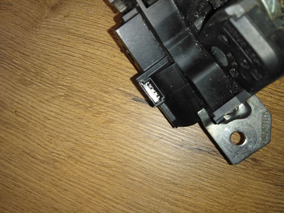 Zamek klapy bagażnika Mercedes B klasa w246