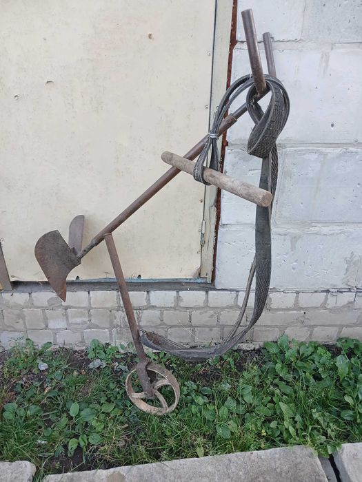 Продам плуг металевий
