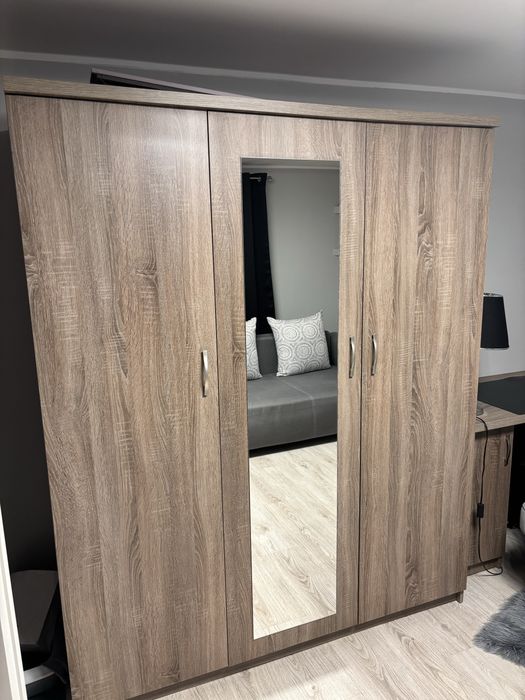 Zestaw mebli, szafa, komoda, biurko