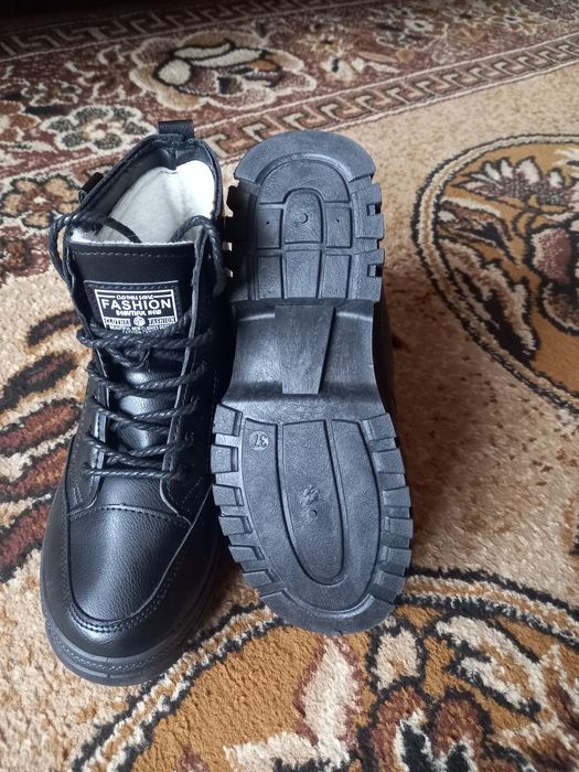 Ботинки зимние 37